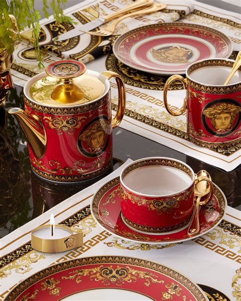 Medusa Red Tea Set Print 